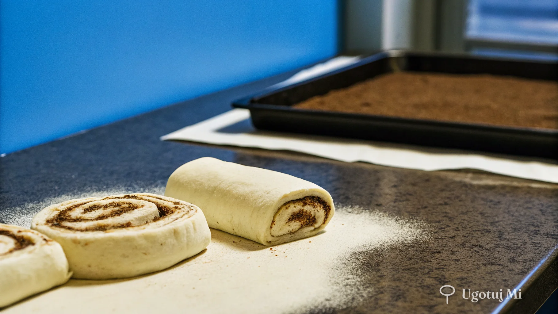 Ciasto na cynamonki posmarowane nadzieniem cynamonowym | ugotujmi.pl