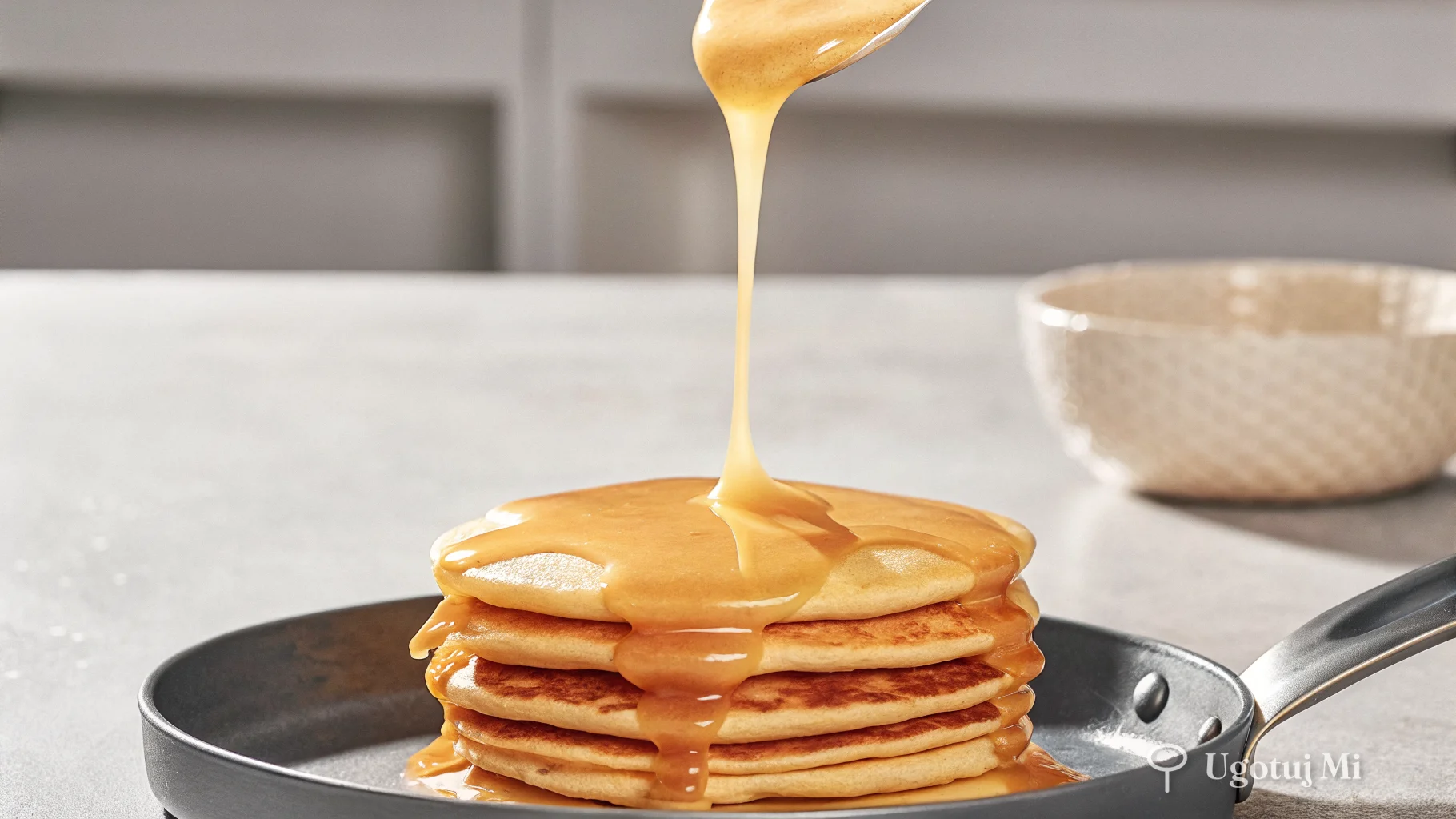 Ciasto naleśnikowe wlewane na rozgrzaną patelnię | ugotujmi.pl