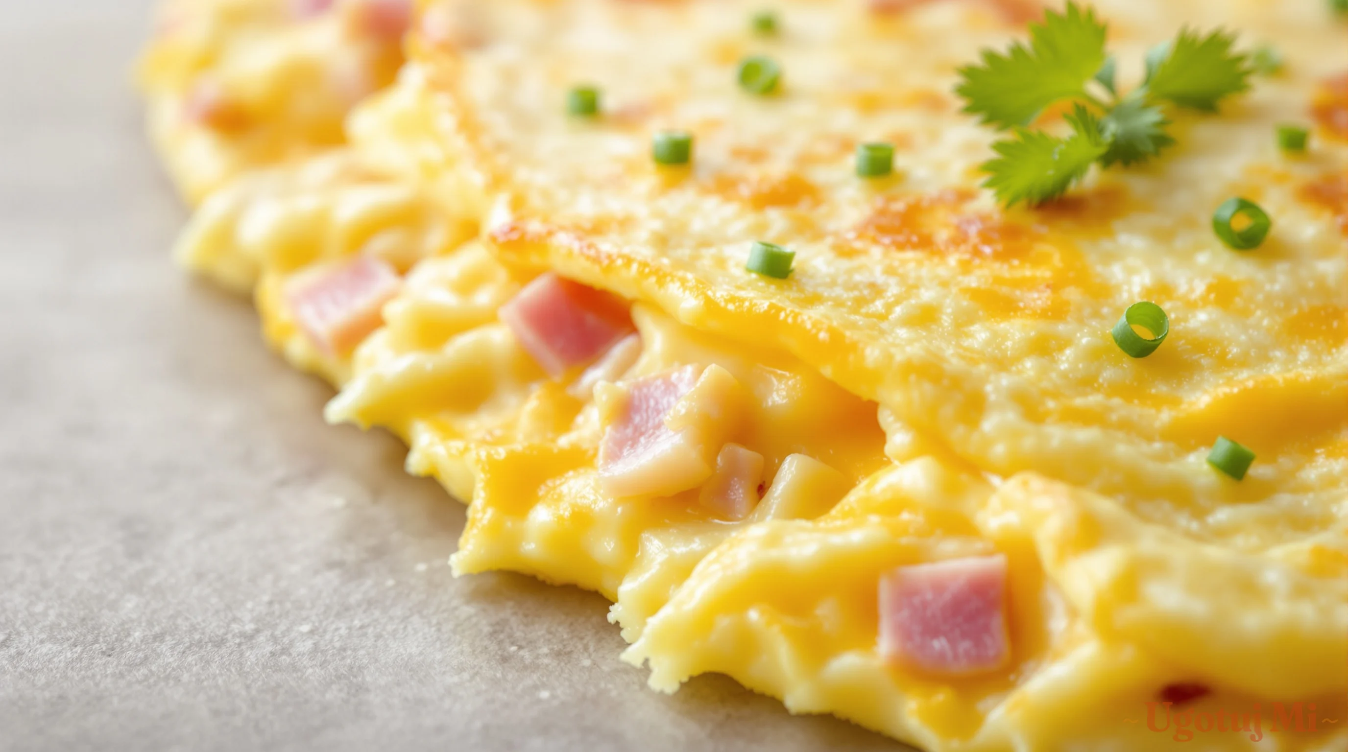 Omlet z szynką i serem - kolacja w 10 minut - podanie | ugotujmi.pl