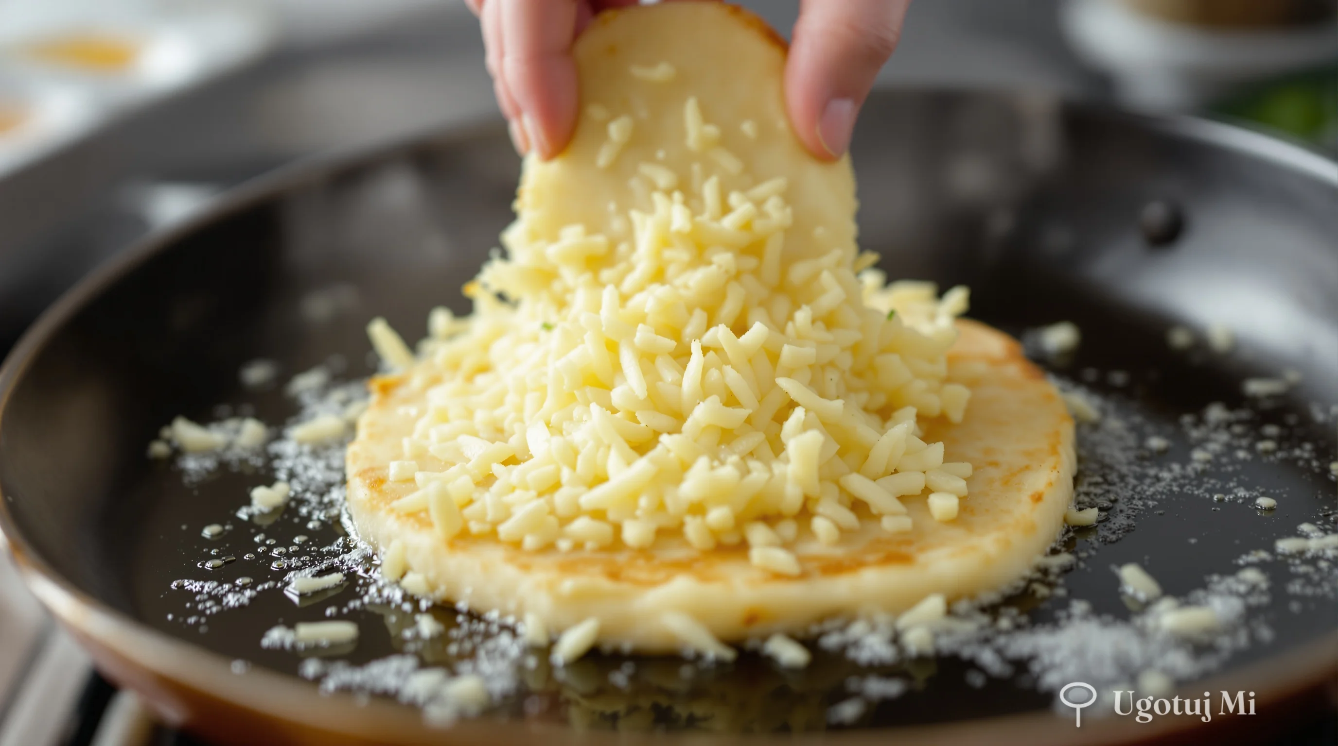 Masa ziemniaczana formowana w placki na patelni | ugotujmi.pl